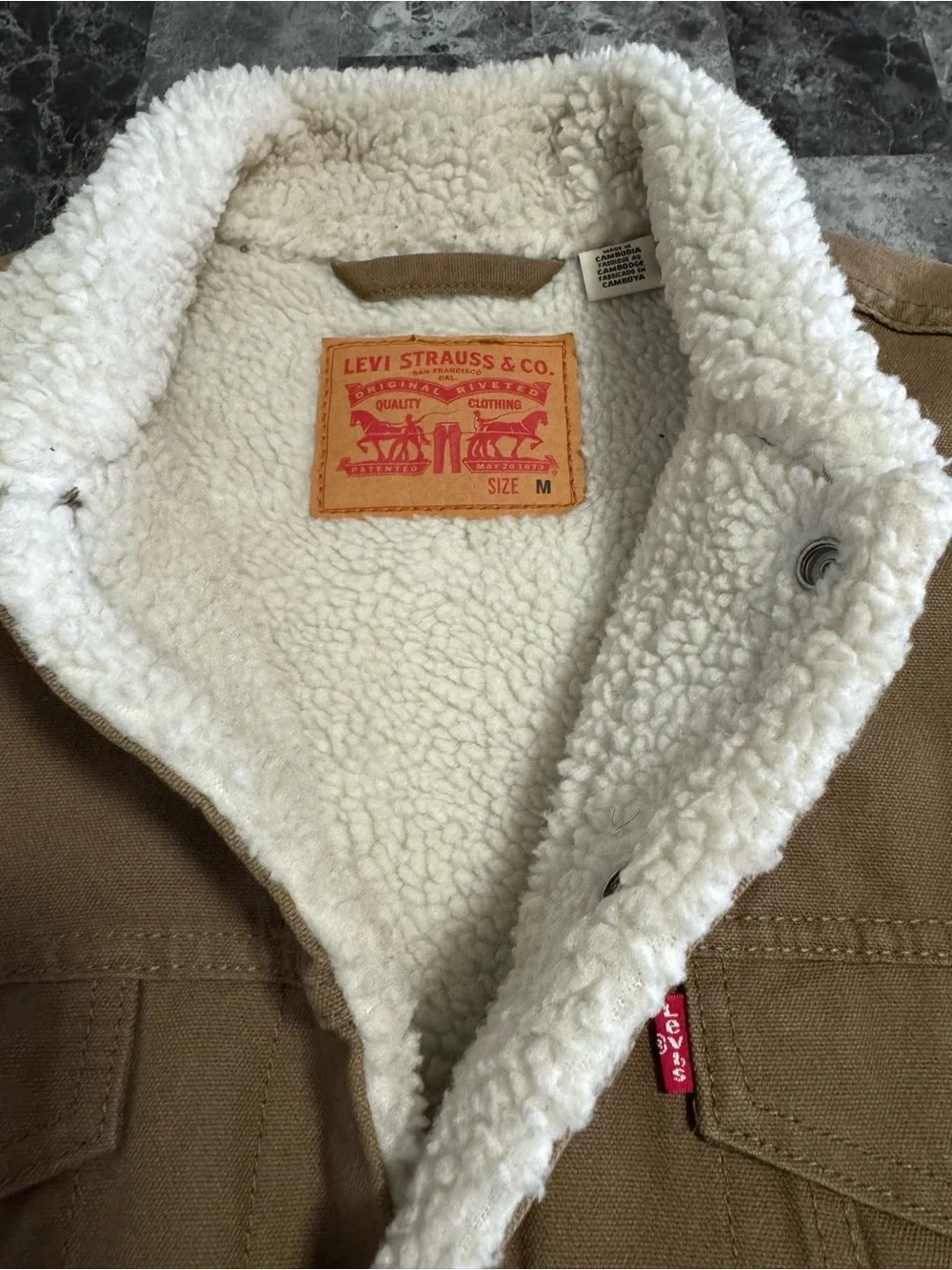 Levi's Tan Sherpa Collar Canvas Trucker Jacket - Picture 2 of 6